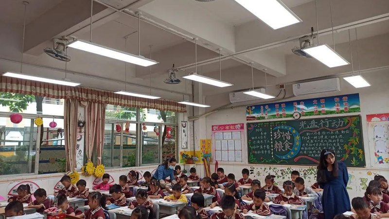羽毛球馆灯光改造，别让参数表骗了你